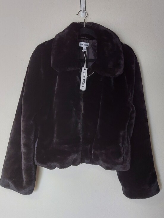 Steve Madden Jackets & Blazers - NWT Steve Madden Black Plush Faux-Fur Cropped Teddy Jacket